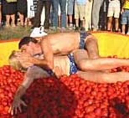 Любителей томатов и острых ощущений ожидает ежегодный испанский фестиваль La Tomatina