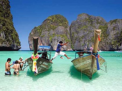 Таиланд открывает туры для транзитных пассажиров