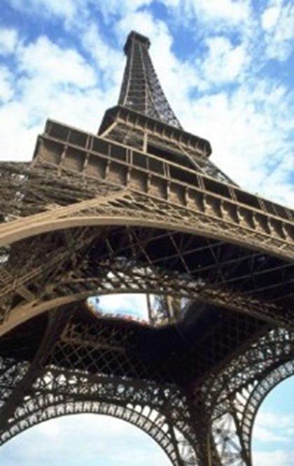 Одна из главных достопримечательностей Парижа отмечает свое 120-летие