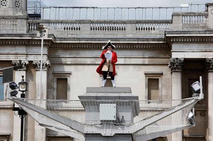В Лондоне с Трафальгарской площади исчезли все «живые скульптуры»
