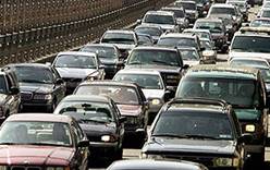 Огромные пробки на Ленинградском шоссе Москвы привели к массовым опозданиям пассажиров в Шереметьево