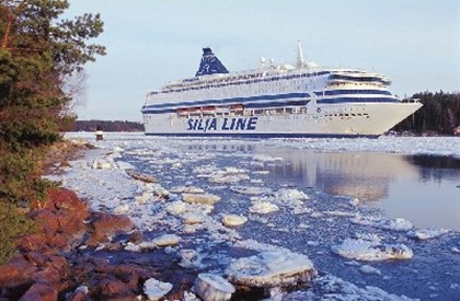 Паром Silja Europa доставлен в порт, все круизы отменены