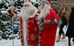 Норвежский Юлениссен привез снег Деду Морозу