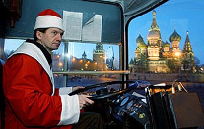В Москве водителей автобусов переоденут в Дедов Морозов