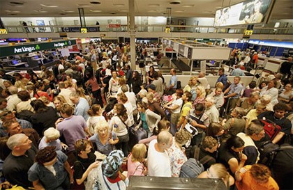 Обманутые пассажиры устроили бунт в аэропорту Шереметьево