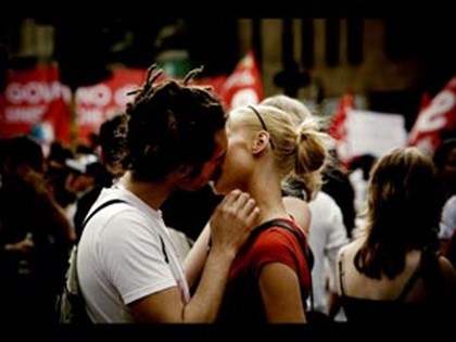 За поцелуй в мексиканском городе грозит месяц тюрьмы