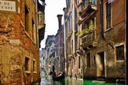 В Италии началась чистка большого канала