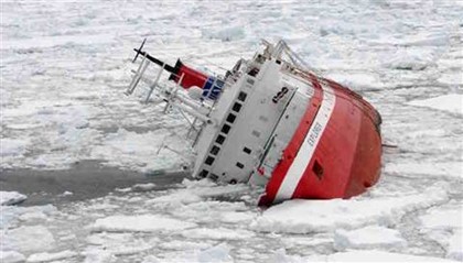 В Антарктике терпит бедствие круизный лайнер с россиянами на борту