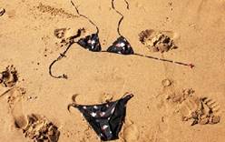 На пляжах Гоа не будут запрещать бикини