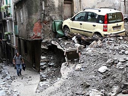 Оползень может полностью уничтожить город Сан-Фрателло в Италии