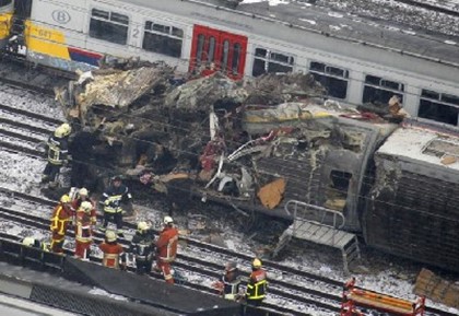 Причиной железнодорожной аварии под Брюсселем могла стать ошибка машиниста