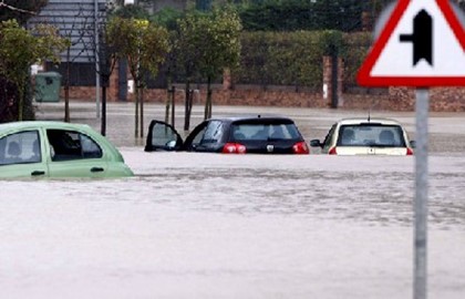Число жертв урагана во Франции достигло 47 человек