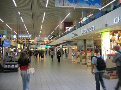 Аэропорт Амстердама вводит режим повышенной безопасности в зоне «duty free»