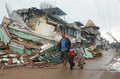 На острове Суматра в Индонезии объявлена опасность цунами