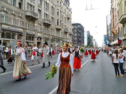 X Праздник песни и танца латвийской школьной молодежи