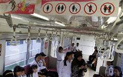 Поезда в Индонезии разделились по половому признаку