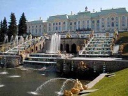 Феерический праздник фонтанов в Петергофе