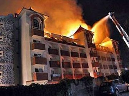 В Турции сгорел отель, сотни туристов спасались бегством