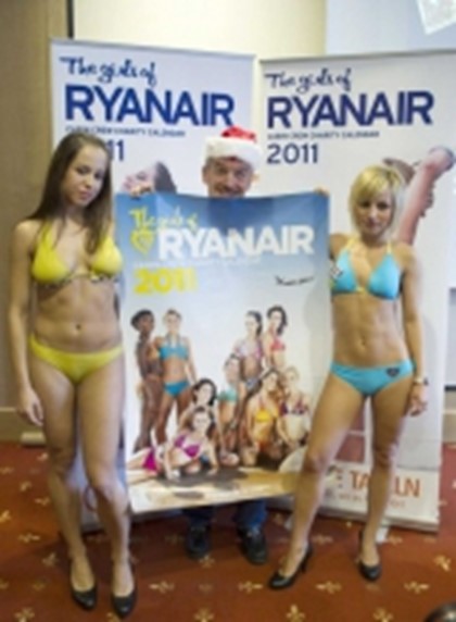 2011 год в компании прекрасных стюардесс авиакомпании Ryanair (ВИДЕО)