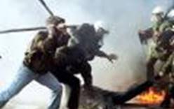В Таиланде громят и поджигают российские турфирмы