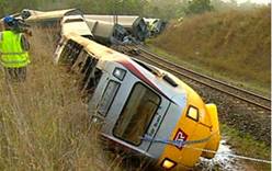 Поезд с туристами попал в аварию на Тайване