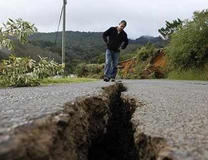 В Испании сильнейшее землетрясение разрушило город