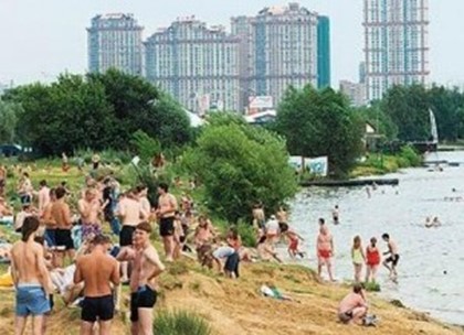 Кое-где в Москве разрешили купаться