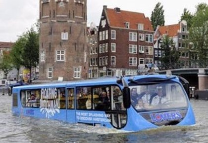 В Амстердаме можно прокатиться на амфибии