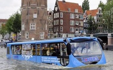 В Амстердаме можно прокатиться на амфибии