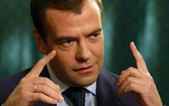 Медведев обещает упростить порядок въезда туристов