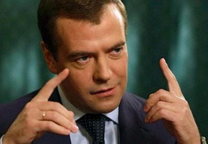 Медведев обещает упростить порядок въезда туристов