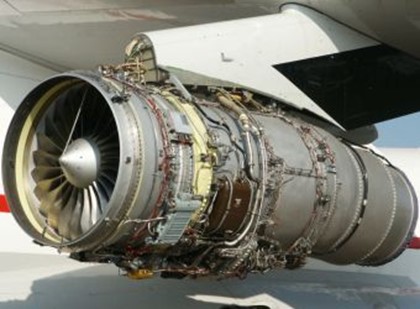 Авиаинженера затянуло в двигатель самолета