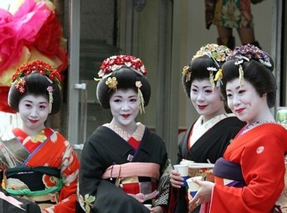 Японский курорт заманит туристов гейшами