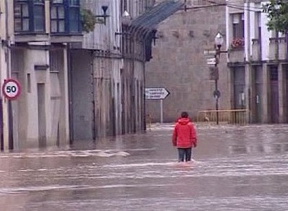 Испанское наводнение унесло жизни туристов