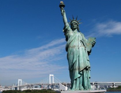 Статуя Свободы празднует юбилей и уходит в отпуск