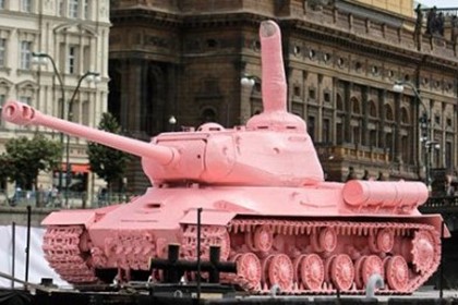 Оренбургские казаки требуют перекрасить пражский танк