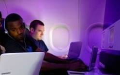 Пассажира самолета поймали за просмотром запрещенного порно