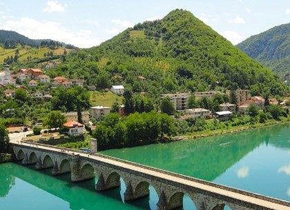 Город Кустурицы в Боснии достроят в 2014 году