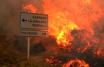 Туристы пострадали в пожаре в Каталонии