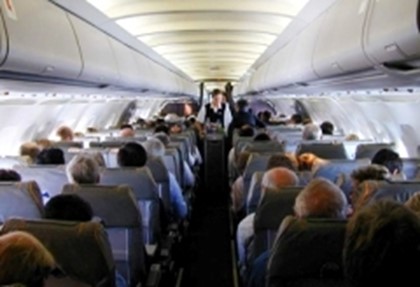 Пассажиры сами заправляли самолет