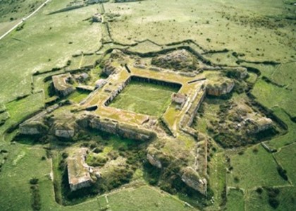 В Испании туристы заночуют в древней крепости