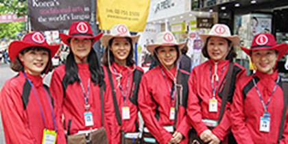 «Красные ангелы» будут помогать туристам в Сеуле