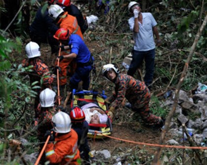 Малайзия: автобус с туристами упал в пропасть