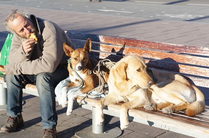 В Барселоне трудоустроят бездомных в качестве гидов