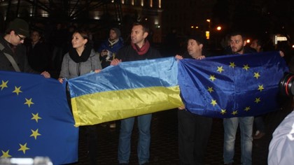 Украинская оппозиция блокирует правительственный квартал