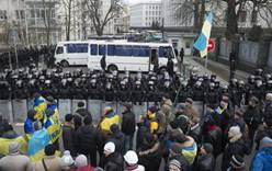 Правоохранительные органы заблокировали правительственный квартал в центре Киева