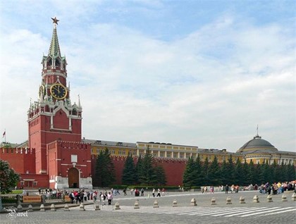Из-за угрозы теракта туристов эвакуировали с Красной площади