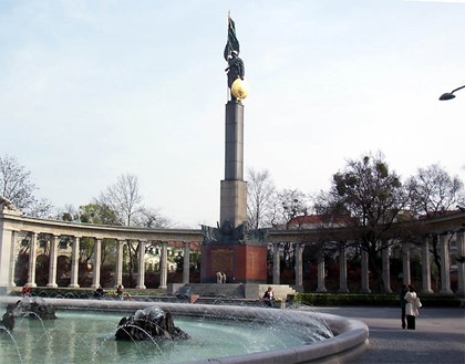 В Вене осквернили монумент Воину-освободителю