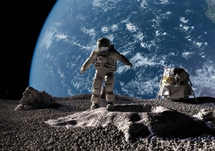 Двое туристов отправятся в путешествие вокруг Луны за 110 млн долларов
