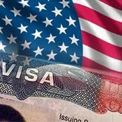 США приостановили выдачу виз